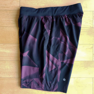 Men's Lululemon Shorts (Medium)